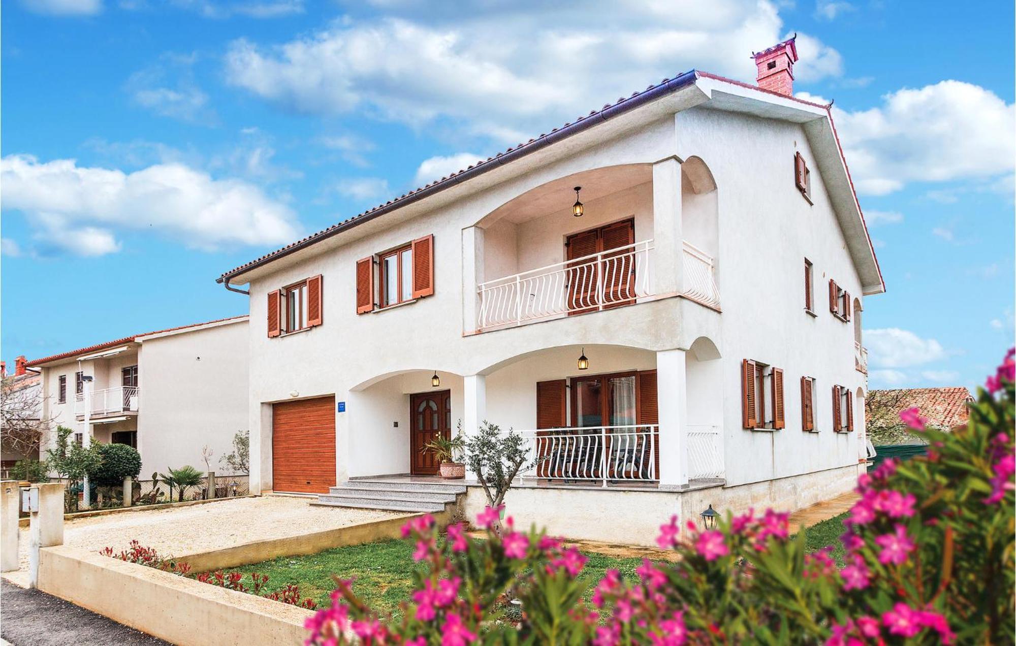 Gorgeous Apartment In Fazana With Wifi Экстерьер фото